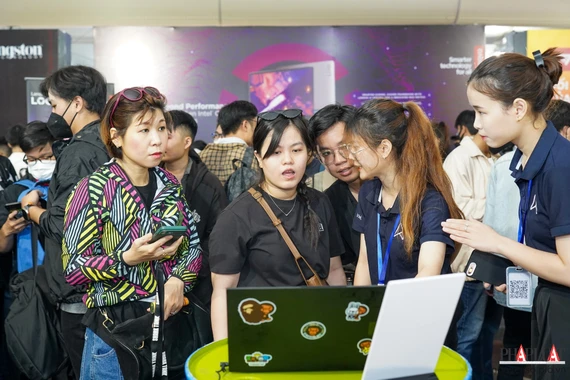 Sự kiện Intel Tech Camp 2023 thu hút nhiều bạn trẻ tham dự. Ảnh: TIỂU MINH