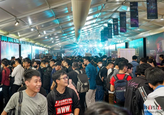 Sự kiện Intel Tech Camp 2023 thu hút nhiều bạn trẻ tham dự. Ảnh: TIỂU MINH