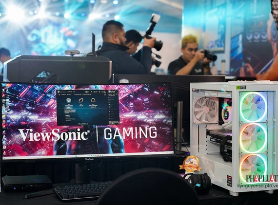 Sự kiện Intel Tech Camp 2023 thu hút nhiều bạn trẻ tham dự. Ảnh: TIỂU MINH