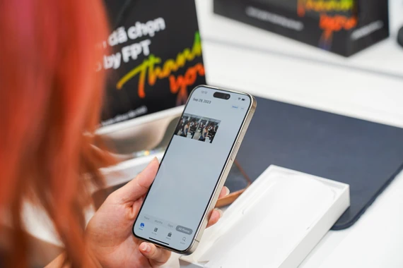 Đa số giới trẻ thích iPhone. Ảnh: TIỂU MINH iphone-15-pro-max-5141-8428.jpg
