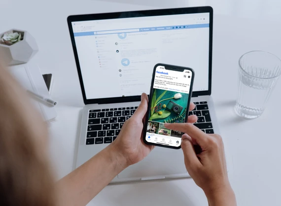 Đếm lượt thích có thể ảnh hưởng đến sức khỏe tinh thần. Ảnh: Pexels Đếm lượt thích có thể ảnh hưởng đến sức khỏe tinh thần.
