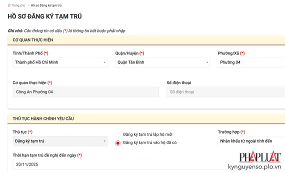 Điền đầy đủ thông tin vào hồ sơ đăng ký tạm trú online. Ảnh: MINH HOÀNG Điền đầy đủ thông tin vào hồ sơ đăng ký tạm trú online. Ảnh: MINH HOÀNG