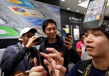 Apple xử lý lỗi sóng ở iPhone 4 bằng... công nghệ thấp ảnh 1 Apple xử lý lỗi sóng ở iPhone 4 bằng... công nghệ thấp ảnh 1