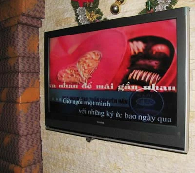 Nhiều phòng hát karaoke gia đình cũng được trang bị TV LCD. ảnh 6 Nhiều phòng hát karaoke gia đình cũng được trang bị TV LCD. ảnh 6