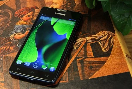 Philips ra mắt smartphone với pin “khủng” cho thời gian chờ lên đến 2 tháng ảnh 2 T.Thủy