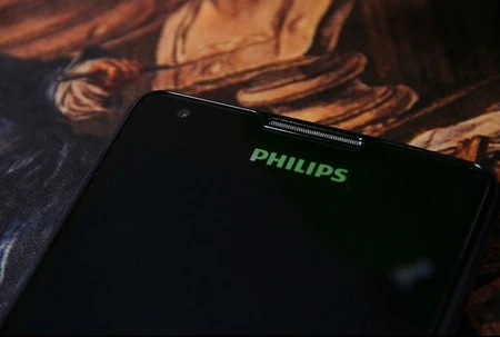 Philips ra mắt smartphone với pin “khủng” cho thời gian chờ lên đến 2 tháng ảnh 3 T.Thủy