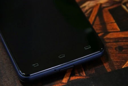 Philips ra mắt smartphone với pin “khủng” cho thời gian chờ lên đến 2 tháng ảnh 4 T.Thủy