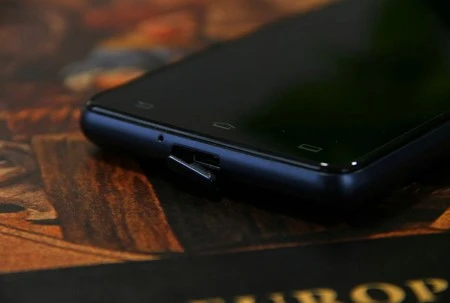 Philips ra mắt smartphone với pin “khủng” cho thời gian chờ lên đến 2 tháng ảnh 6 T.Thủy