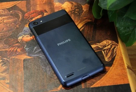 Philips ra mắt smartphone với pin “khủng” cho thời gian chờ lên đến 2 tháng ảnh 9 T.Thủy