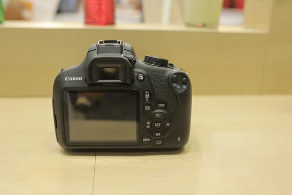 DSLR nhỏ gọn Canon 1200D về VN với giá 11,9 triệu đồng ảnh 4 DSLR nhỏ gọn Canon 1200D về VN với giá 11,9 triệu đồng ảnh 4