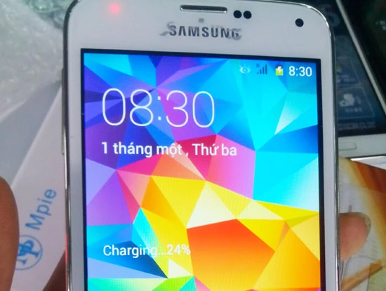 Samsung Galaxy S5 “nhái” được rao bán ồ ạt trên mạng ảnh 2 Samsung Galaxy S5 “nhái” được rao bán ồ ạt trên mạng ảnh 2