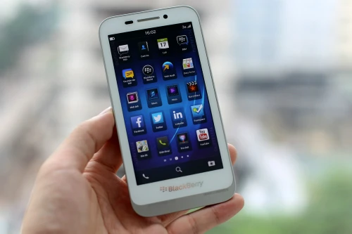 Chiếc BlackBerry 10 lạ chưa ra mắt và có tên gọi vừa xuất hiện ở Việt Nam. IMG-7485-JPG-5784-1402998917.jpg