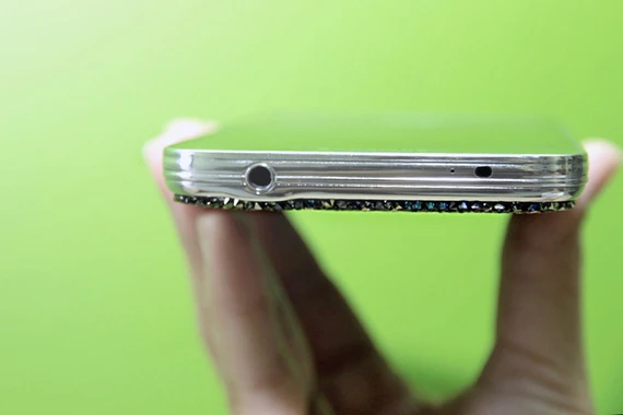 Galaxy S5 với vỏ nạm pha lê tại Việt Nam ảnh 4 Galaxy S5 với vỏ nạm pha lê tại Việt Nam ảnh 4