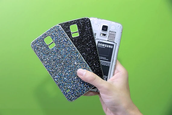 Galaxy S5 với vỏ nạm pha lê tại Việt Nam ảnh 8 Galaxy S5 với vỏ nạm pha lê tại Việt Nam ảnh 8