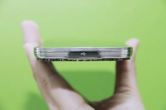 Galaxy S5 với vỏ nạm pha lê tại Việt Nam ảnh 5 Galaxy S5 với vỏ nạm pha lê tại Việt Nam ảnh 5
