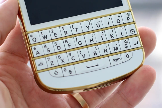 BlackBerry Q10 bản đặc biệt giá 10,9 triệu đồng ảnh 6 BlackBerry Q10 bản đặc biệt giá 10,9 triệu đồng ảnh 6