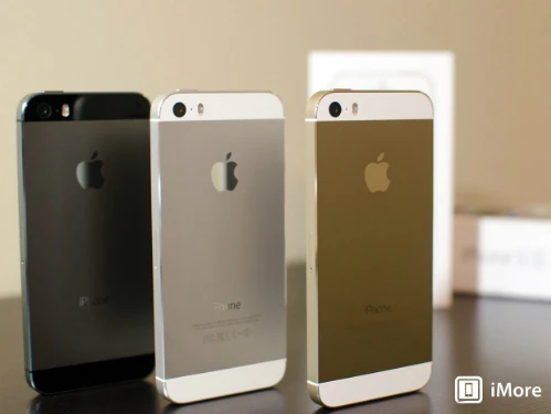 iPhone 5S đang xuống mức giá thấp nhất trong vòng một năm kể từ khi có mặt ở Việt Nam. ảnh 1 iPhone 5S đang xuống mức giá thấp nhất trong vòng một năm kể từ khi có mặt ở Việt Nam.