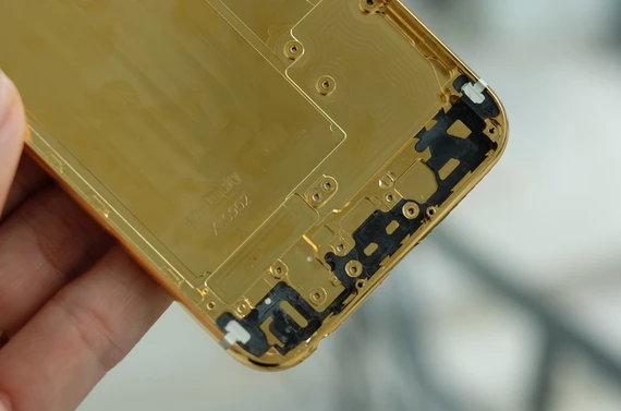 Khung vỏ iPhone 6 mạ vàng xuất hiện tại Việt Nam ảnh 8 Khung vỏ iPhone 6 mạ vàng xuất hiện tại Việt Nam ảnh 8