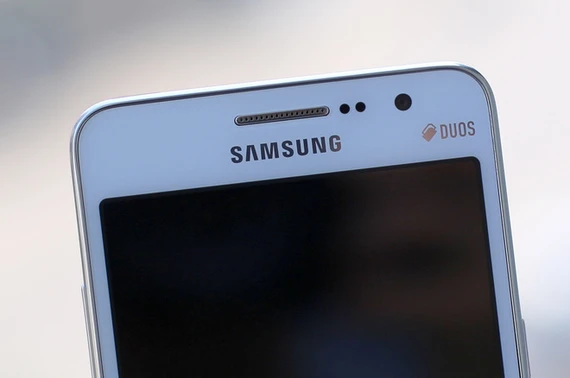 Smartphone camera trước 5 megapixel giá mềm của Samsung ảnh 4 Smartphone camera trước 5 megapixel giá mềm của Samsung ảnh 4