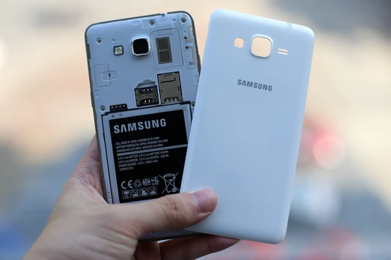 Smartphone camera trước 5 megapixel giá mềm của Samsung ảnh 12 Smartphone camera trước 5 megapixel giá mềm của Samsung ảnh 12