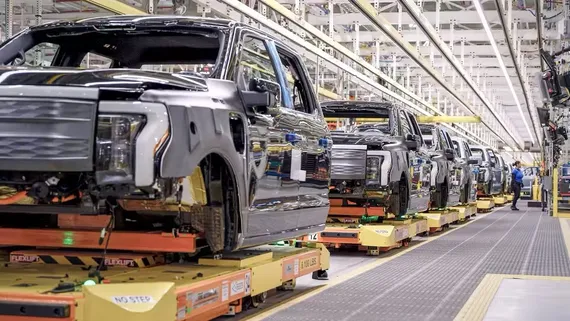 Ford đang áp dụng công nghệ AI để kiểm soát chất lượng xe.jpg
