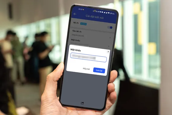 Dễ dàng đổi mật khẩu WiFi từ xa mà không cần truy cập vào router. Ảnh: MINH HOÀNG