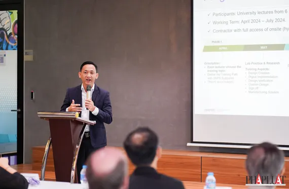 Ông Nguyễn Phúc Vinh, Giám đốc kỹ thuật Synopsys Việt Nam chia sẻ. Ảnh: MINH HOÀNG Ông Nguyễn Phúc Vinh, Giám đốc kỹ thuật Synopsys Việt Nam chia sẻ. Ảnh: MINH HOÀNG