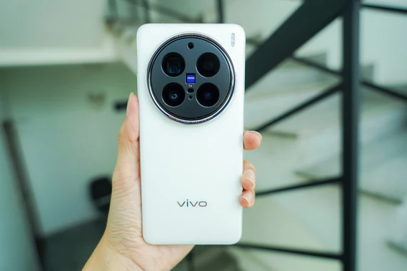 Camera của vivo X200 Pro được đánh giá tương đối cao. Ảnh: TIỂU MINH