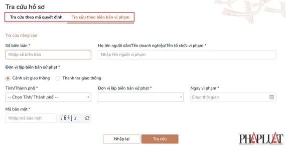 Tra cứu thông tin xử phạt bằng mã quyết định hoặc theo biên bản vi phạm. Ảnh: MINH HOÀNG Tra cứu thông tin xử phạt bằng mã quyết định hoặc theo biên bản vi phạm. Ảnh: MINH HOÀNG
