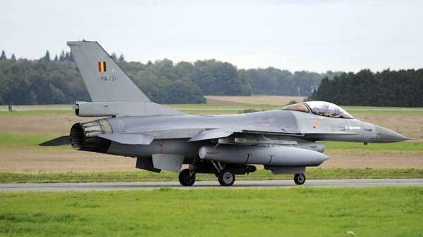 Một chiếc F-16 tại căn cứ không quân Florennes ở Bỉ. Ảnh: REUTERS