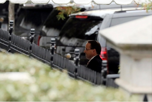 Thứ trưởng Tư pháp Rod Rosenstein đến Nhà Trắng chiều 7-11. Ảnh: REUTERS
