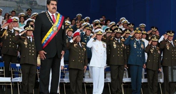 Tổng thống Venezuela Nicolas Maduro (đứng trên cùng). Mỹ vừa họp kín bàn khả năng can thiệp quân sự vào Venezuela. Ảnh: GRAYZONE
