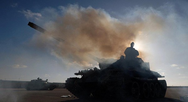 Phe LNA từ Benghazi tiến về Tripoli. Ảnh: REUTERS
