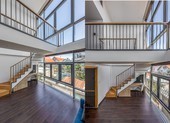 Nhà phố tiết kiệm điện năng nhờ hai khoảng thông tầng