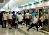 Hong Kong: 2 nhà lập pháp đối lập bị bắt vì biểu tình năm 2019