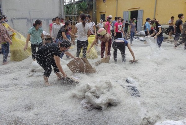 Cháy công ty may ở Bắc Giang, hơn 1.200 người tháo chạy 9 Cháy công ty may ở Bắc Giang, hơn 1.200 người tháo chạy 9