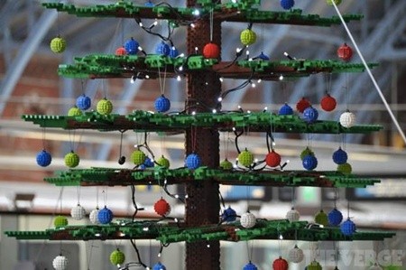 Cận cảnh cây thông noel độc đáo.