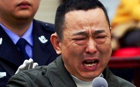 Lưu Hán khóc tại phiên tòa tháng 5-2014. Ảnh: SCMP Lưu Hán khóc tại phiên tòa tháng 5-2014. Ảnh: SCMP