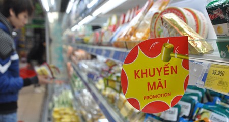 Cạn tiền ăn tiêu, khuyến mãi quanh năm vẫn ế