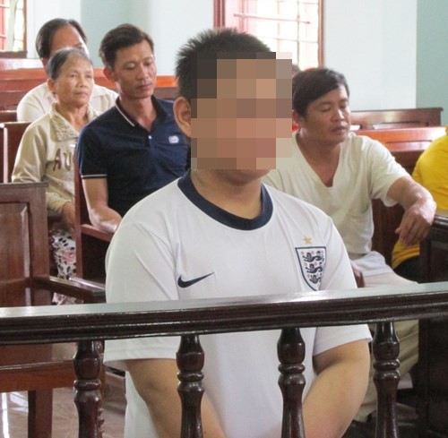 16 tuổi, rủ bé gái 7 tuổi chơi trốn tìm rồi hiếp dâm