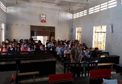 Nghi vợ ngoại tình, cụ ông 63 tuổi đâm vợ tử vong rồi tự sát