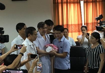 Con trai Thiếu úy Trâm được xuất viện sau hơn 50 ngày điều trị