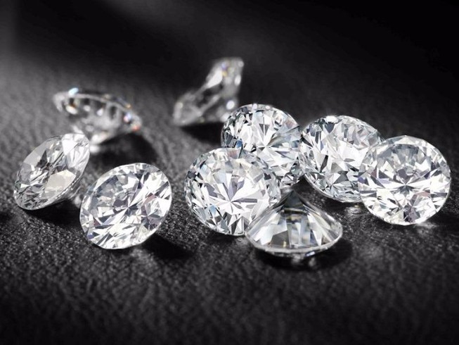 Cướp nuốt 9 viên kim cương 6 triệu USD để phi tang