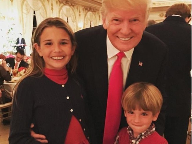 Đại gia đình Tổng thống Trump đón Giáng sinh ra sao?