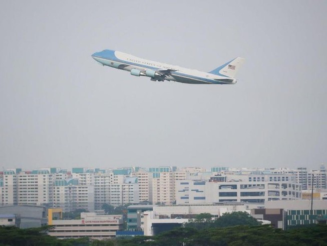 Ông Trump rời Singapore sau thượng đỉnh tuyệt vời với ông Kim