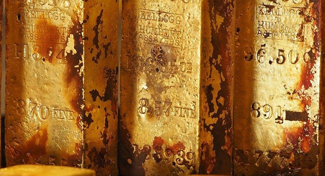 Tìm thấy hòm sắt bí ẩn nghi chứa nhiều vàng