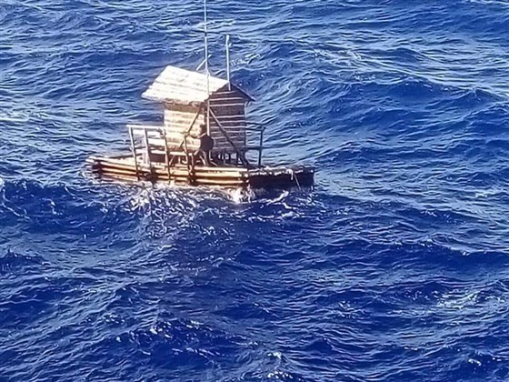 Sống sót kì diệu sau 49 ngày lênh đênh trên Thái Bình Dương