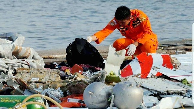 Indonesia: Đã tìm thấy hộp đen máy bay Lion Air JT610