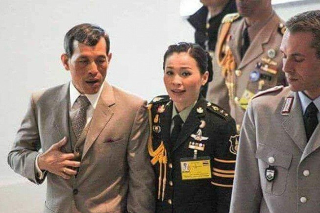 Vua Thái kết hôn với nữ tướng thân cận