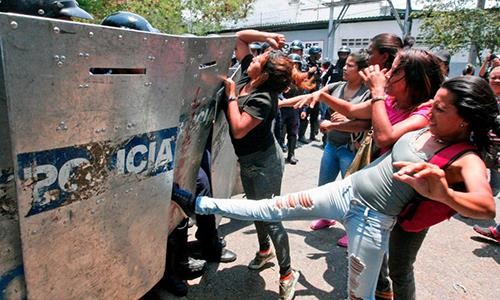 Venezuela: Bạo loạn ở nhà tù, 29 tù nhân thiệt mạng
